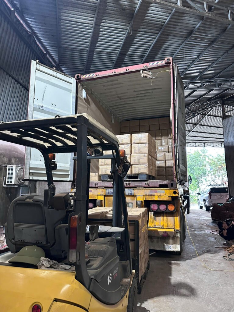 Saigon Cinnamon loaded on container